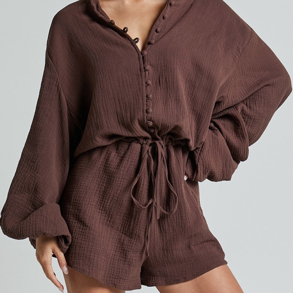 LAYLANI PLAYSUIT - V NECK PUFF SLEEVE IN CHOCOLATE